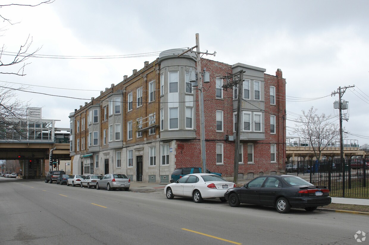 Primary Photo - 200 N California Ave