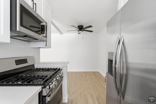 Building Photo - 3401 Ocean Park Blvd
