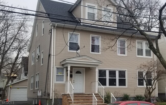 Building Photo - 34 Isabella Ave