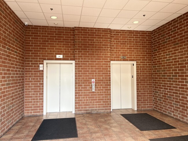 Building Photo - 974 W 35th Pl