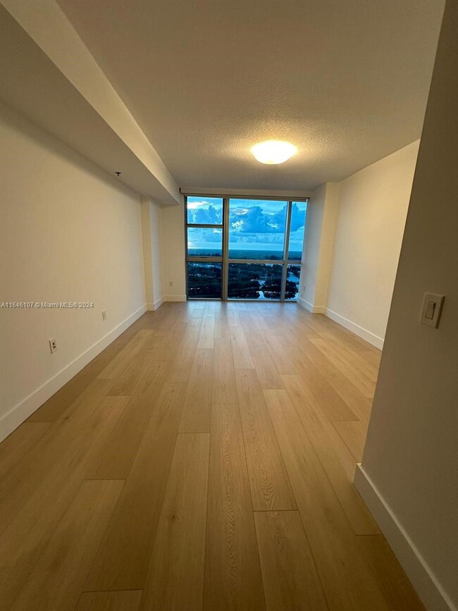 Foto del edificio - 2641 N Flamingo Rd