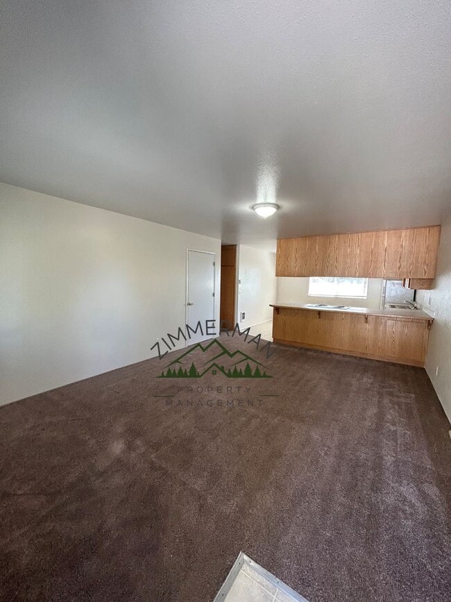 Building Photo - 427 S 58th St