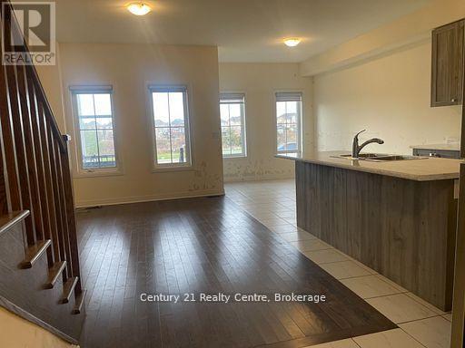 Photo du bâtiment - 33 Brixham Ln