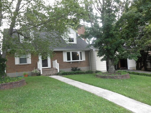 Building Photo - 3670 Goodview Ave