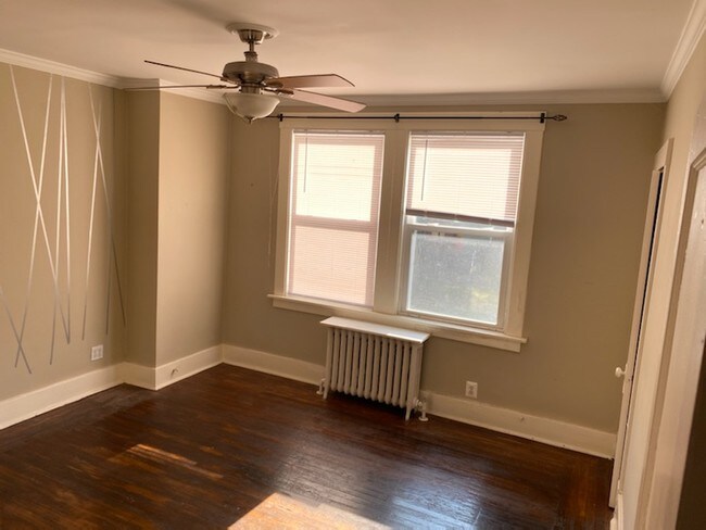 Foto del edificio - 5714 Woodmont St