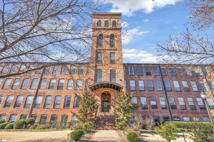 Primary Photo - 400 Mills Ave