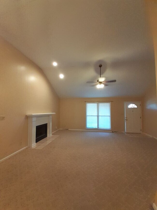 Building Photo - Coming Soon! Well Maintained Brick Ranch i...