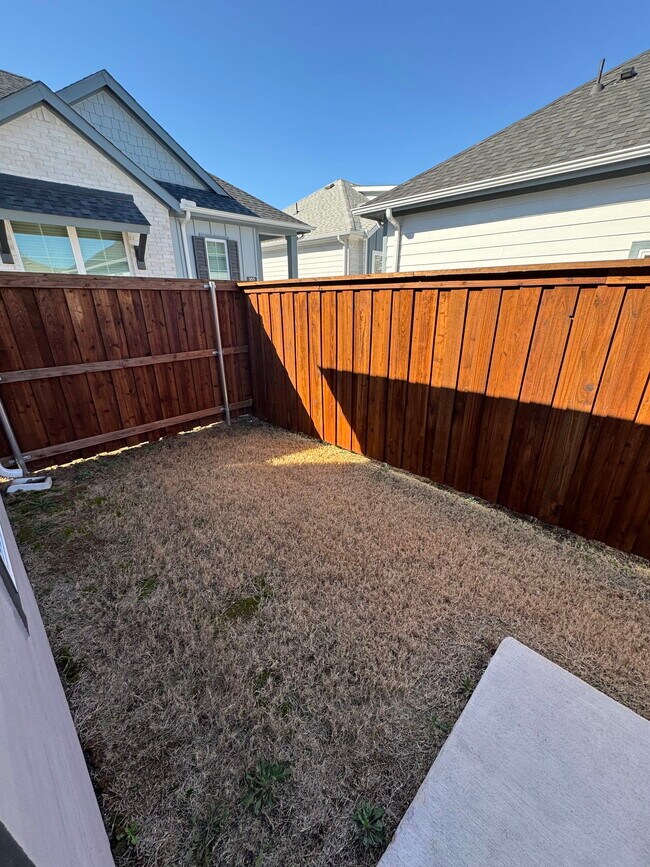 Foto del edificio - 700 N William E Crawford Ave