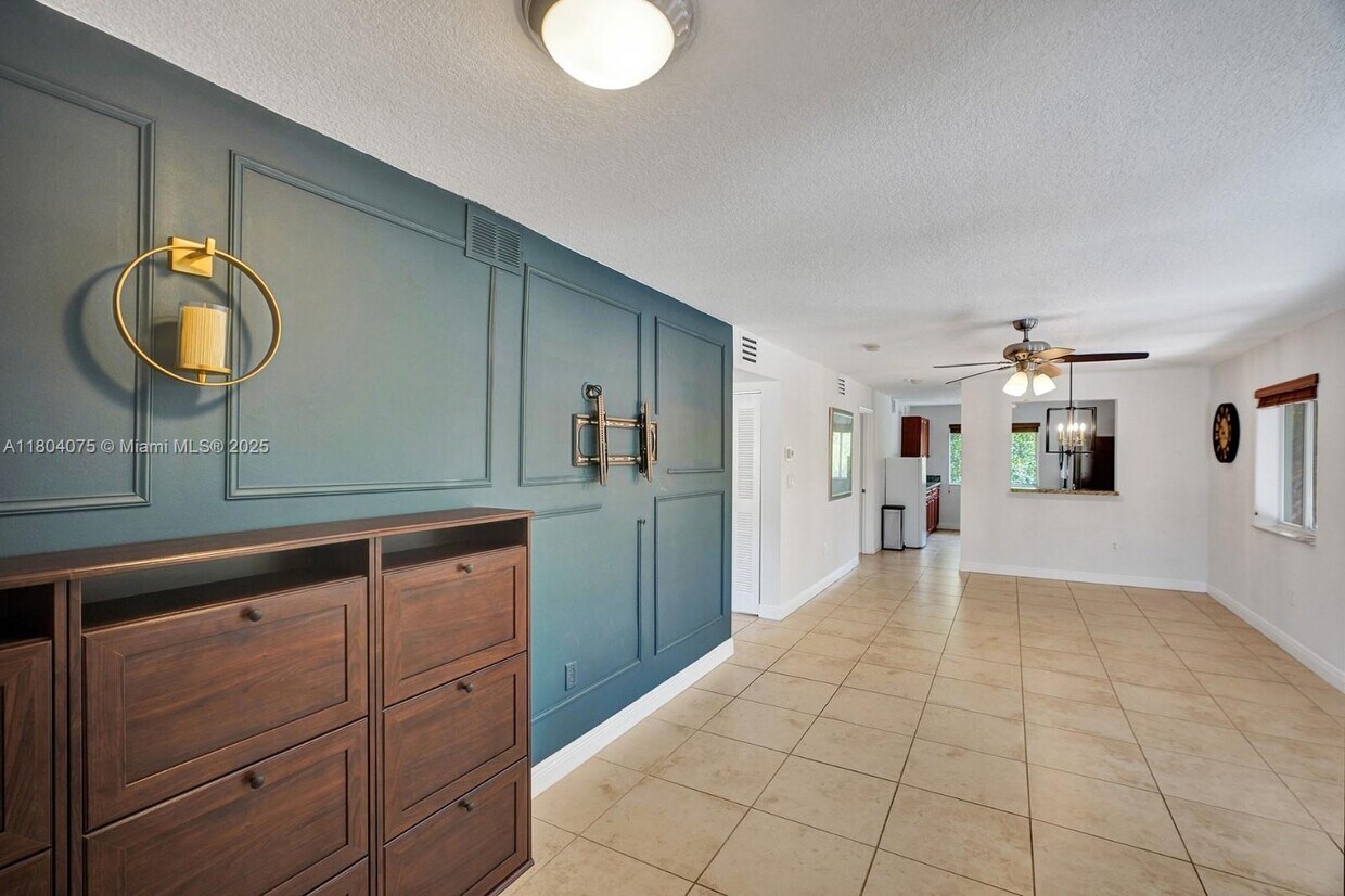Foto principal - 6235 SW 47th Manor
