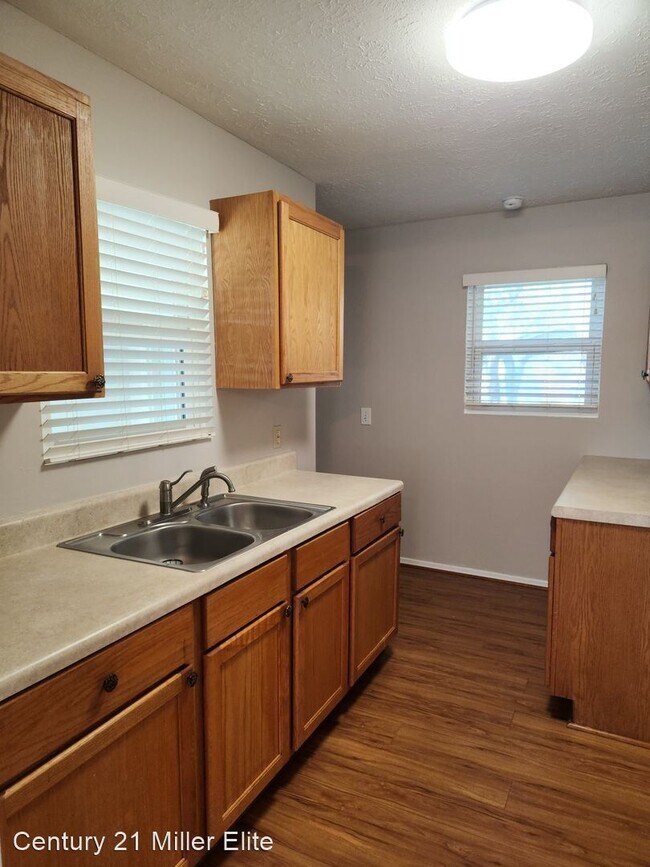 Building Photo - 3 br, 1 bath House - 829 South 10th Street