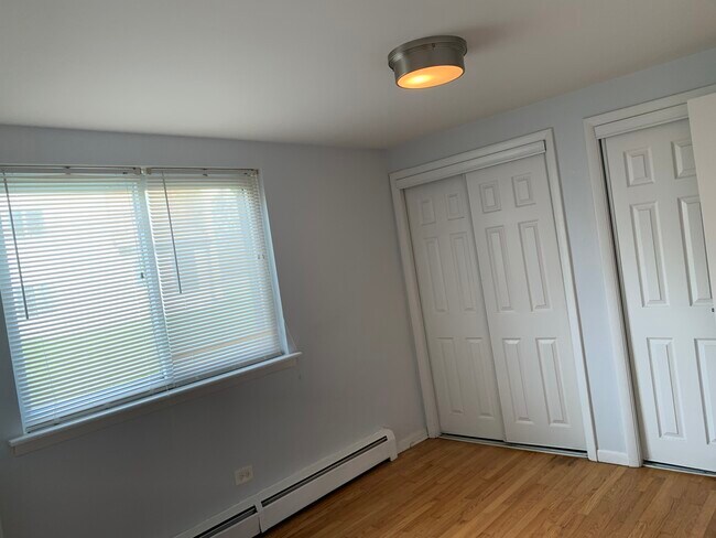 Dormitorio - 8027 W Foster Ln