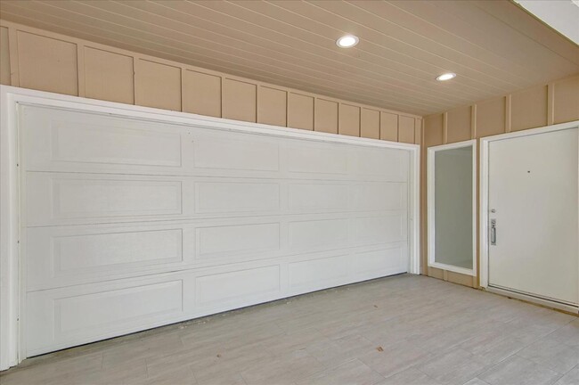Building Photo - 3522 Knobhill Dr