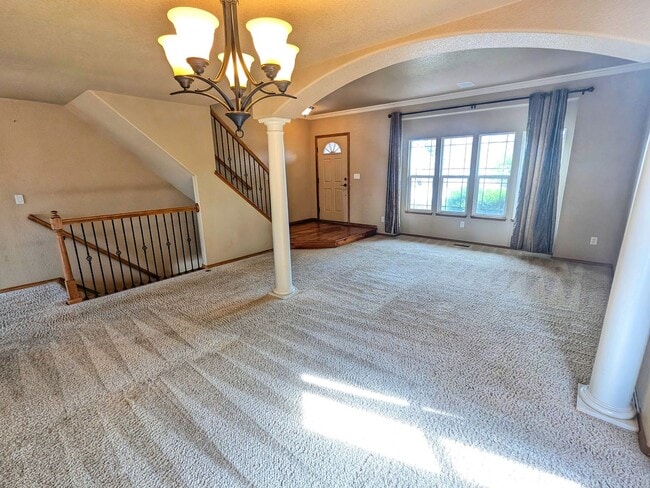 Building Photo - Gorgeous 5b 3b Single Family Home w/ a View