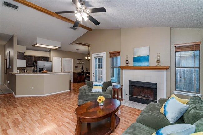 Building Photo - 3008 Birch Dr