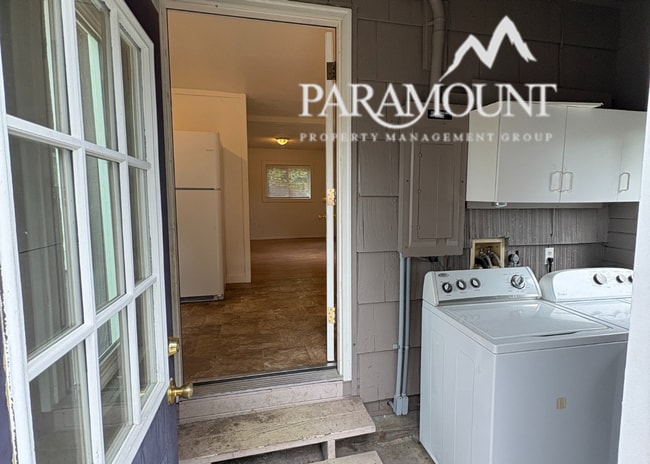 Building Photo - Charming 1 bedroom 1 bath centrally located!