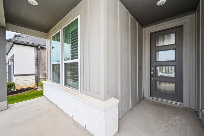 Foto del edificio - 24550 Carleton Lake Ln