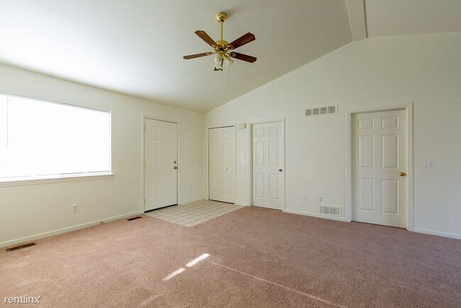 Foto del edificio - 3 br, 2 bath House - 46353 Dequindre Rd