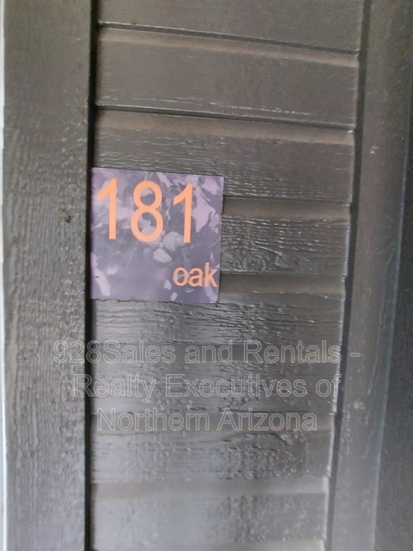 Building Photo - 1385 W University Ave