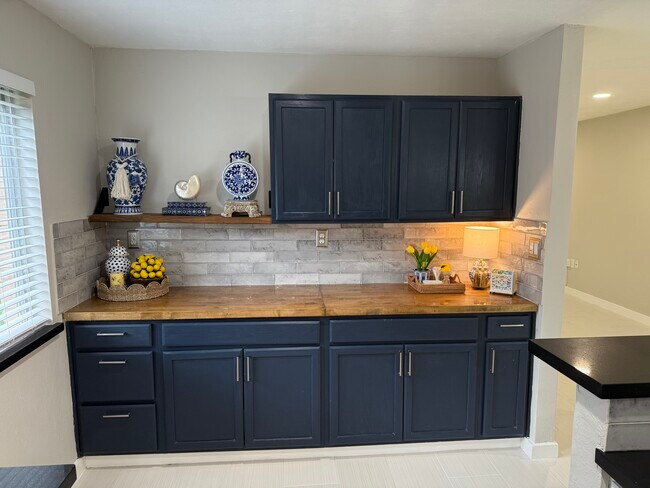 Photo - 1715 Bonanza Rd House