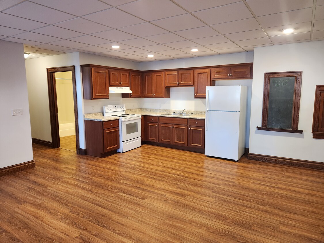 Utilities and internet included! Tenant only pays rent - 1812 Avenue F