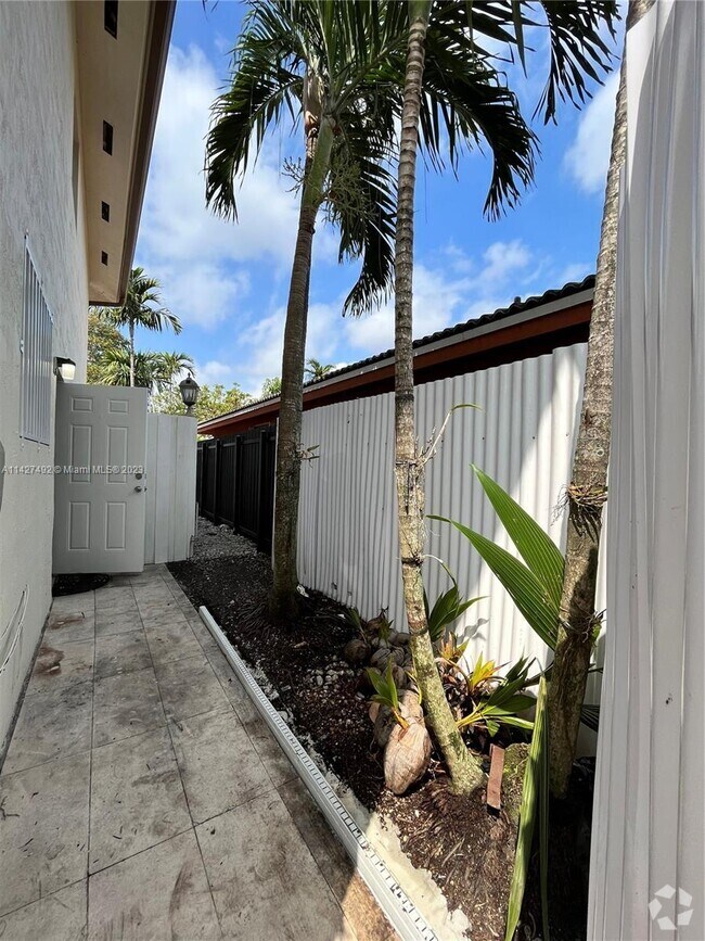 Park Lakes Apartments under 2,000 Miami, FL 1 Rentals