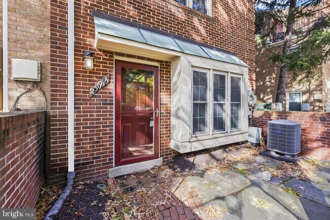 Foto del edificio - 2506 Fairfax Dr