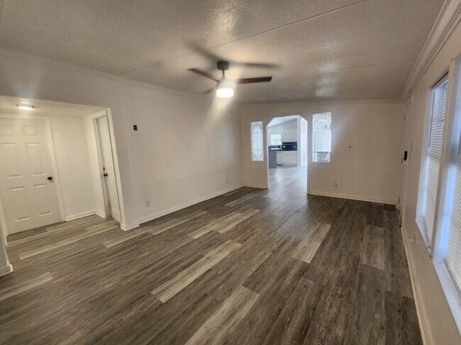 Foto del edificio - 1565 Moonflower St