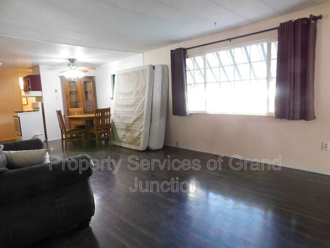 Foto del edificio - 2954 1/2 Cedar Place