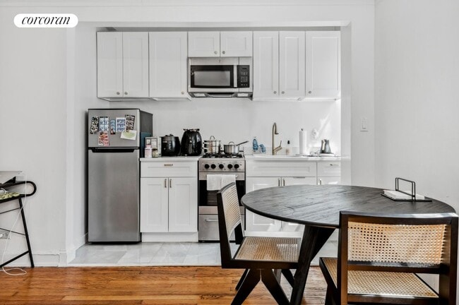 Foto del edificio - 211 E 35th St