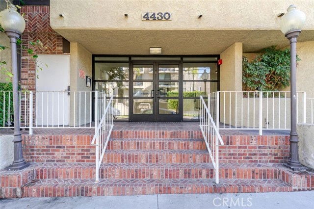 Building Photo - 4430 Noble Ave