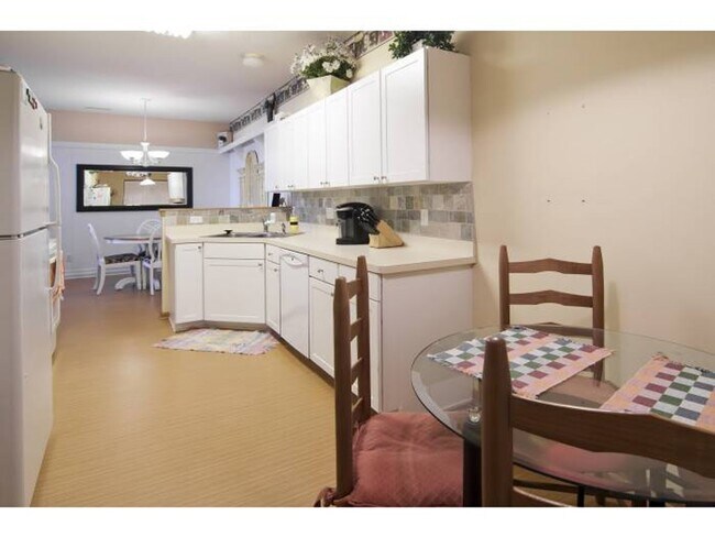 Building Photo - 1725 Countryside Dr