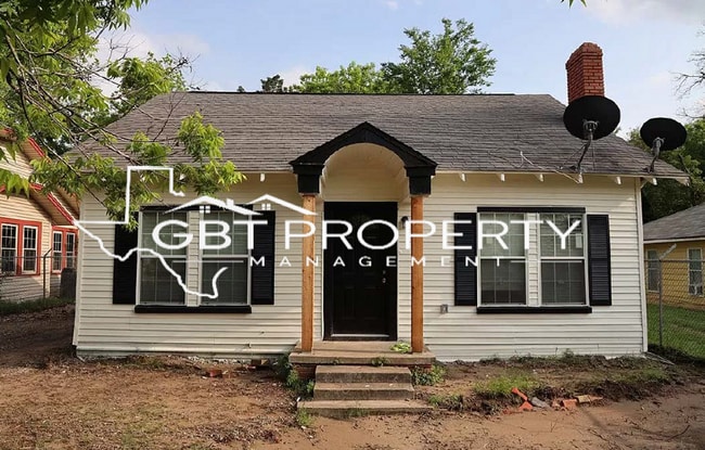 Building Photo - 4 Bedroom 3 Bath Home Remodeled!!!!