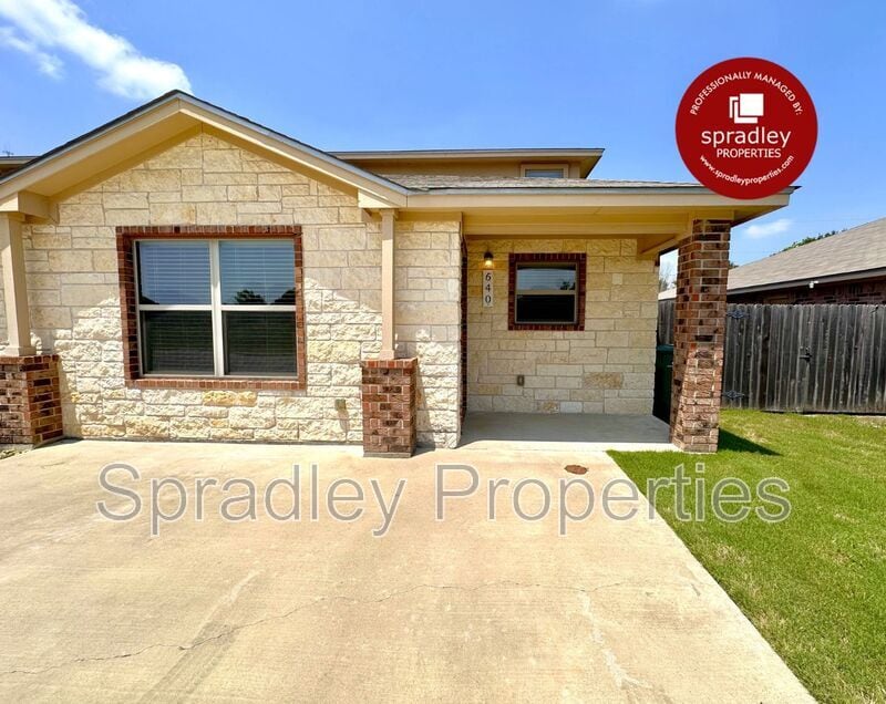 640 Laila Ln, Belton, TX 76513 Townhome Rentals in Belton TX