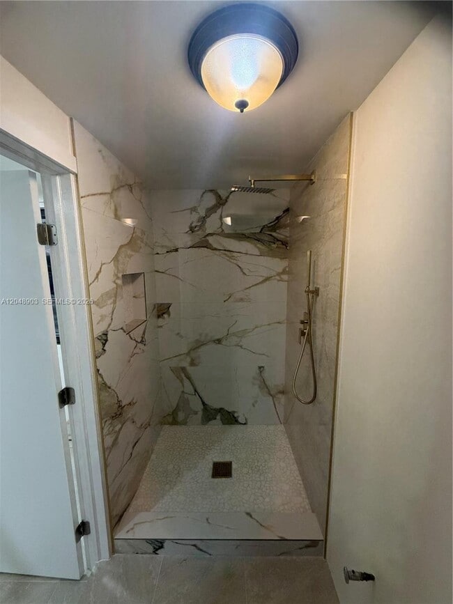 Foto del edificio - 725 SW 1st Ave