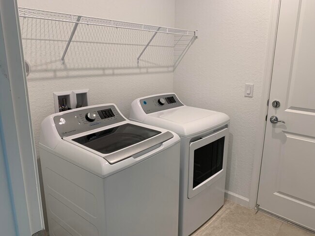 Foto del edificio - 1350 SW Lawndale Ave