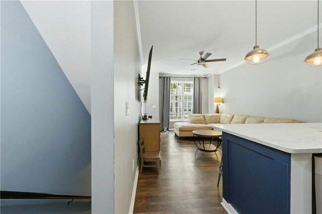 Foto del edificio - 1133 Village Ct SE