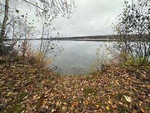 Building Photo - 601 W Lake View Ave