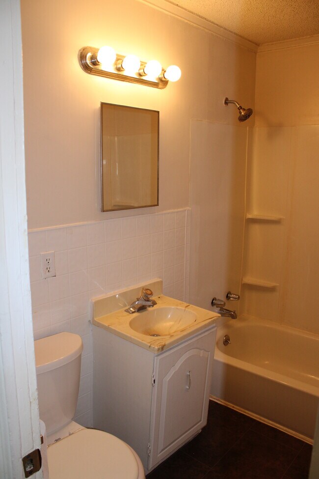 Foto del edificio - 4347 E Bayley St