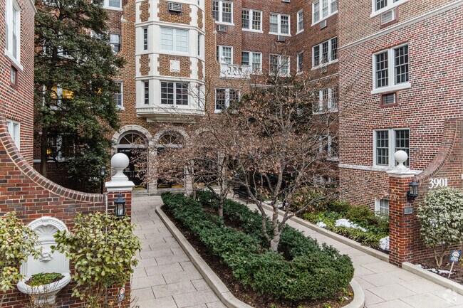 Foto del edificio - 3901 Connecticut Ave NW
