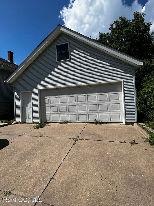 Building Photo - 4 br, 1.5 bath House - 933 45th Street