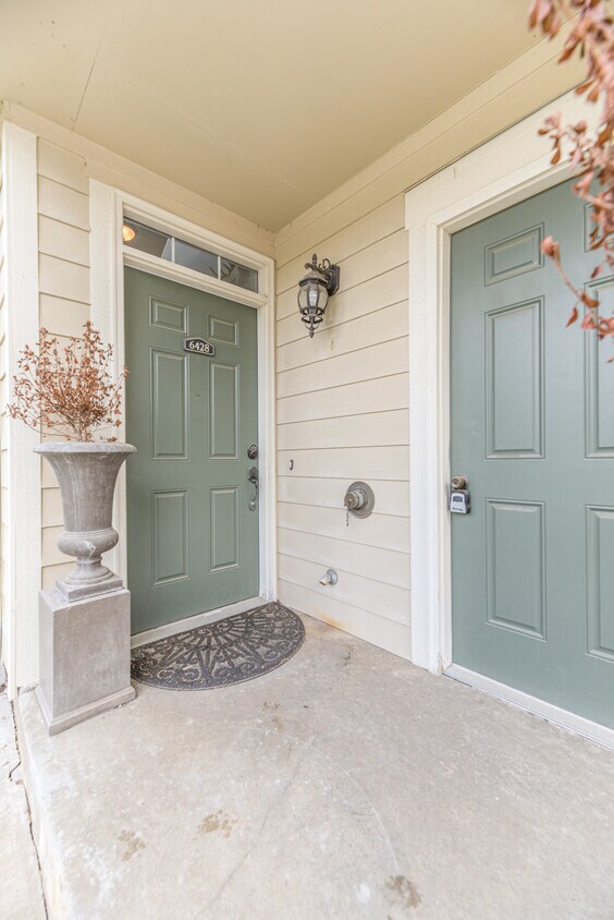 Foto principal - 6428 W 51st St