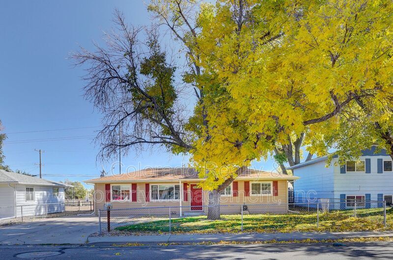 Primary Photo - 206 25th Ave