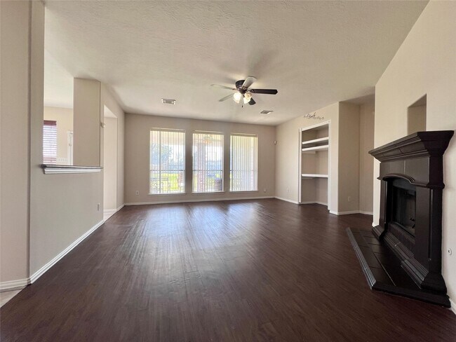 Foto del edificio - 13923 White Oak Springs Dr