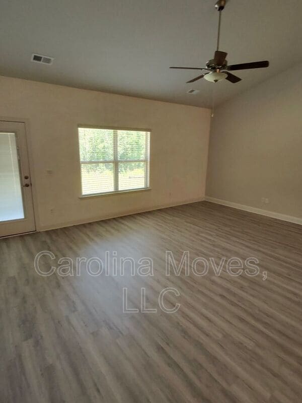 Building Photo - 349 Cypress Holw Trl