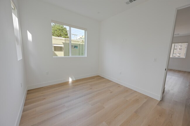 Foto del edificio - 11241 Morrison St