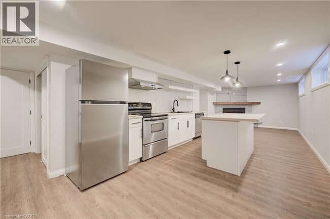 Building Photo - 111 Midland Dr