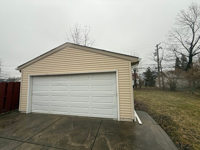 Foto del edificio - 4185 Eastway Rd