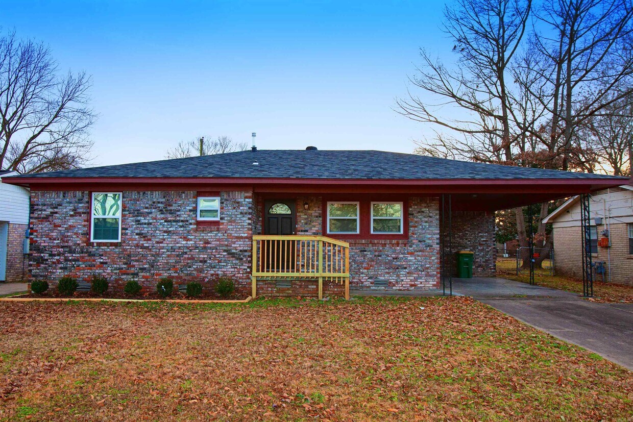 Foto principal - 6510 Farmstead Rd