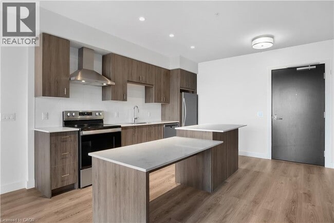 Building Photo - 15 Glebe St