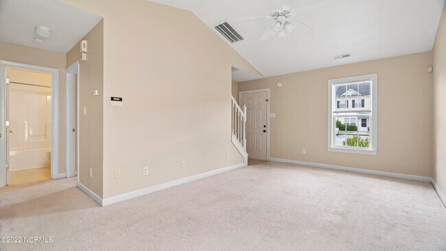 Foto del edificio - 806 Springwood Dr